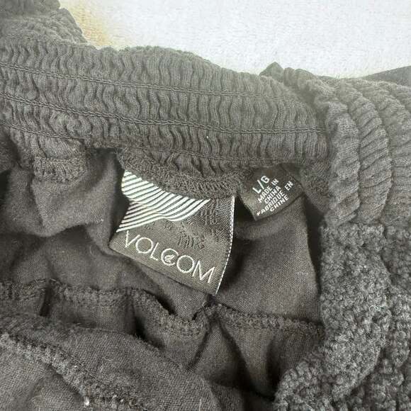 Volcom - Picture 5 of 5